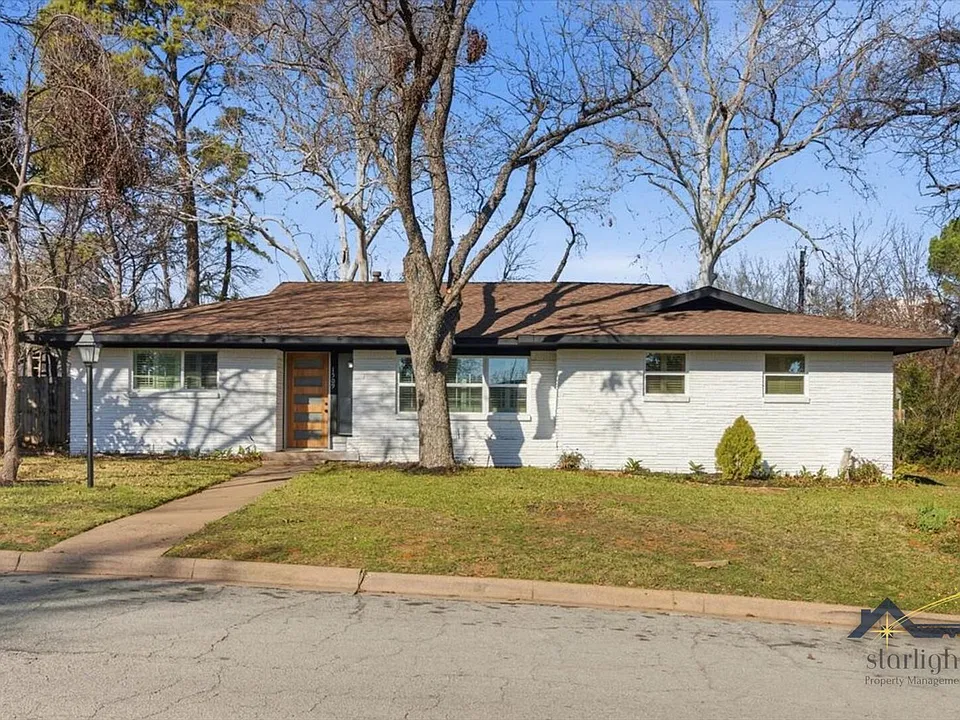 1509 University Dr