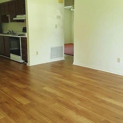 4th image of 637 Epperson St
