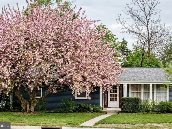 3 Johnson Dr, Allentown, NJ 08501