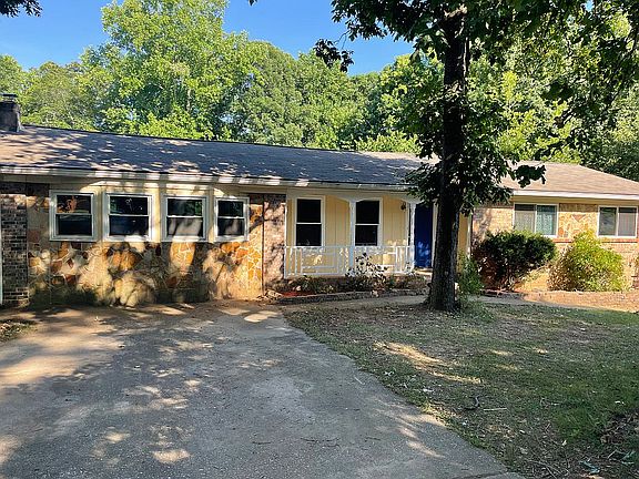 2nd image of 1542 Tanglewood Way NW