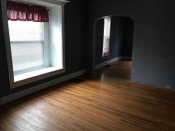 4th image of 132 High St