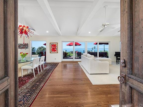 3rd image of 1420 La Jolla Knl