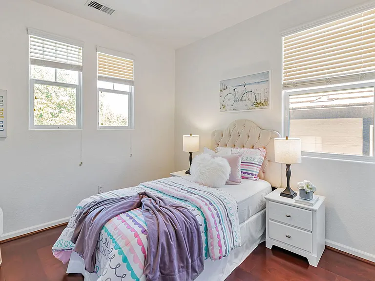 8940 Acorn Way — Photo 11