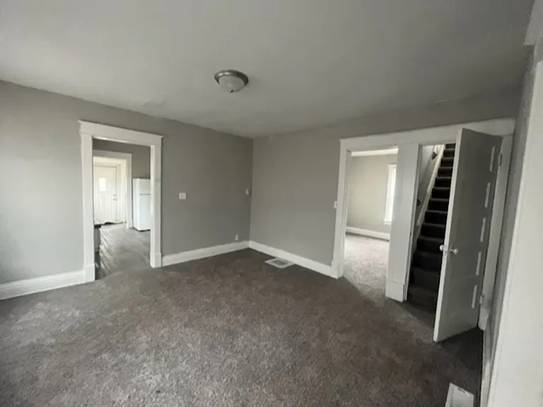 530 Warren St — Photo 7