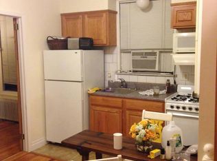 3143 34th St APT 3B, Astoria, NY 11106