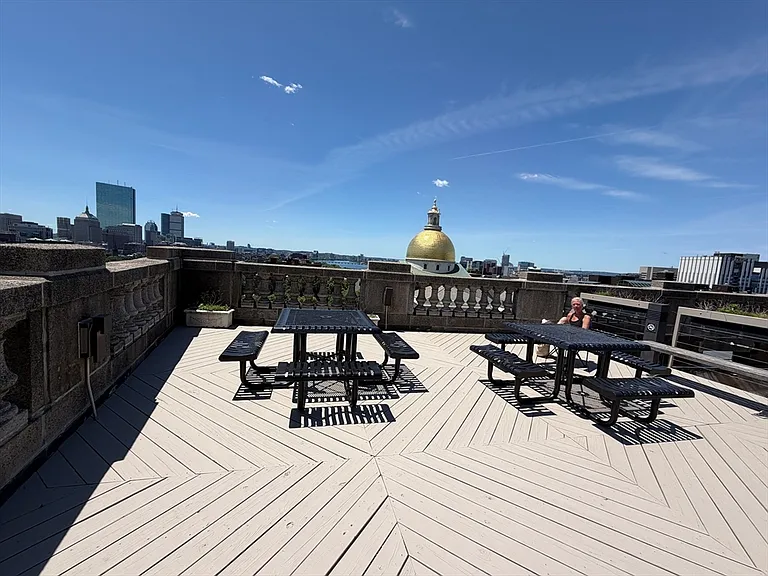 21 Beacon St #8A — Photo 1
