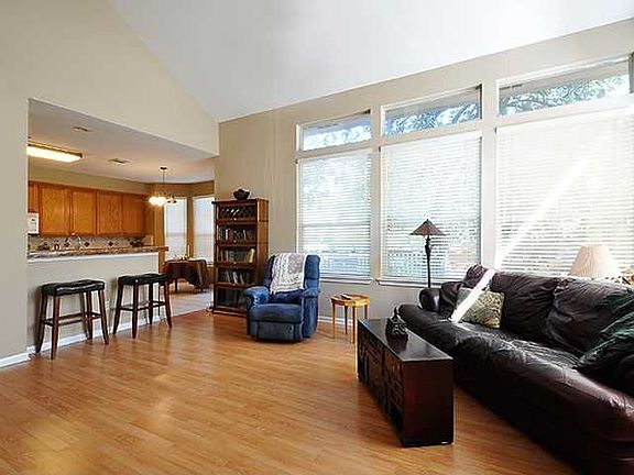 4th image of 3502 Newland Pl