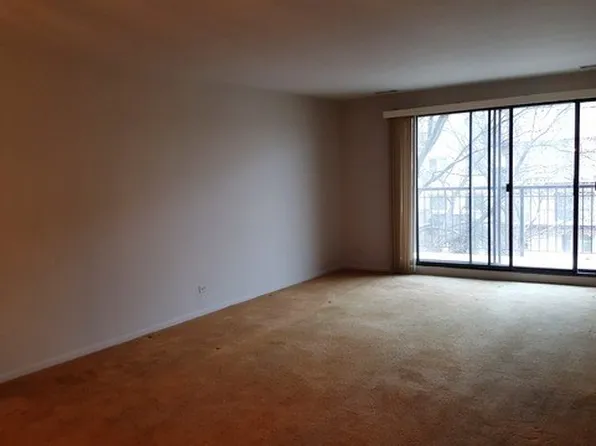 8610 Waukegan Rd Unit 302W, Morton Grove, IL 60053