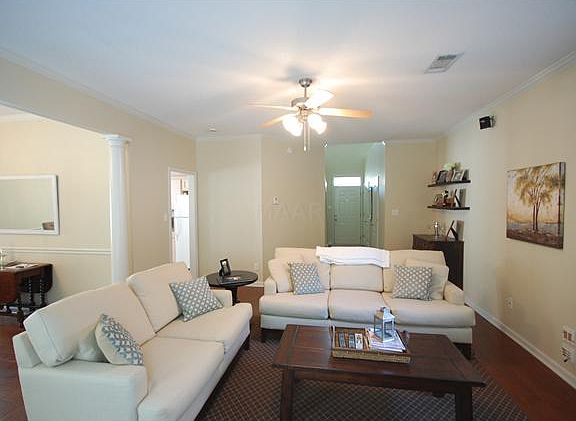 4th image of 8674 Valmont Cir