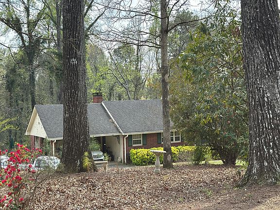 4th image of 1138 Cardinal Way SW