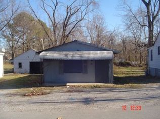 225 S Lake Heights Ave, Carbondale, IL 62901