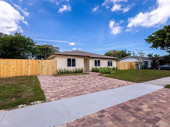 3rd image of 10705 SW 220th Street Aka 21950 SW #107