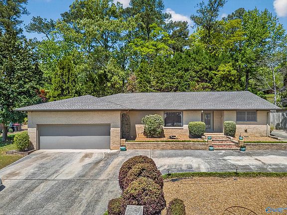 2nd image of 116 Fairoaks Cir