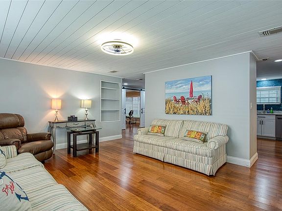 2nd image of 407 Dolphin Dr S
