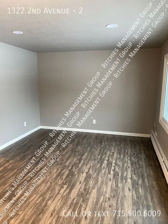 Modernized 2 Bedroom Apartment Updated Throughout — Photo 4