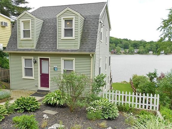 3 Exterior summer side
