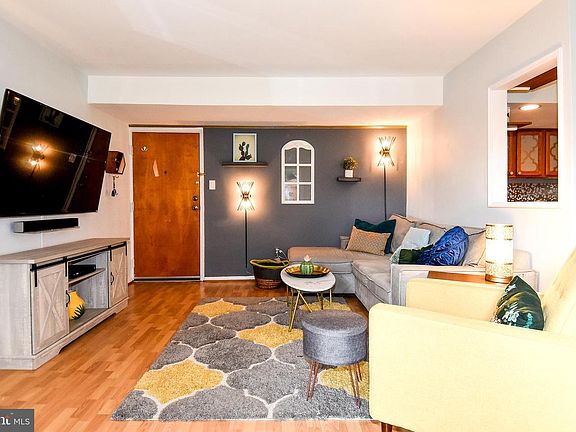 5th image of 1503 S George Mason Dr APT 1