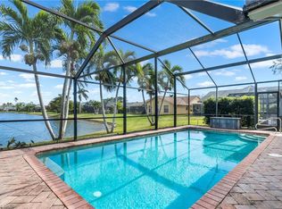 10570 Regent Cir, Naples, FL 34109