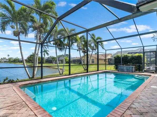 10570 Regent CIR, NAPLES, FL 34109