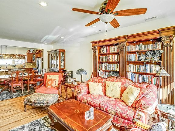 4th image of 10494 Marions Way