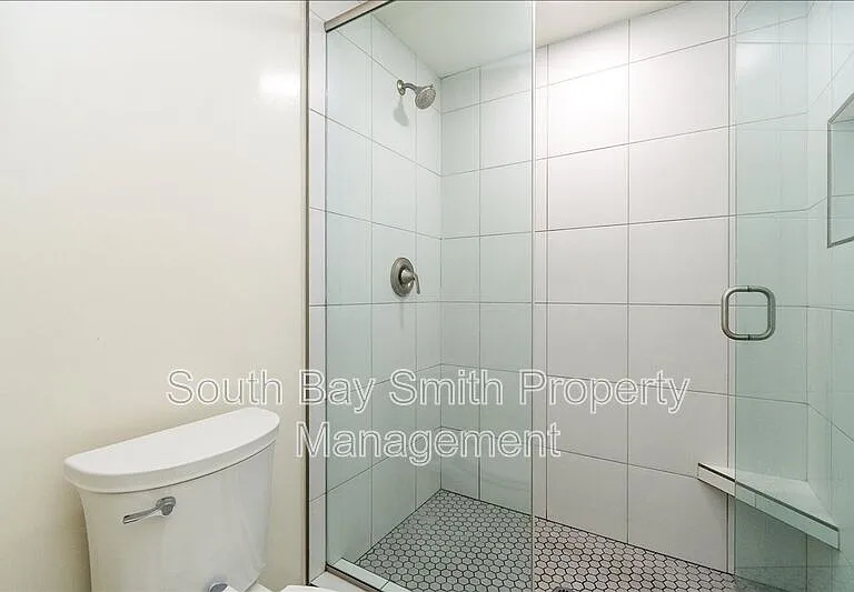 231 N Broadway #2 — Photo 8