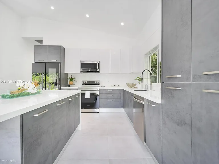 5 Bowen Dr — Photo 3