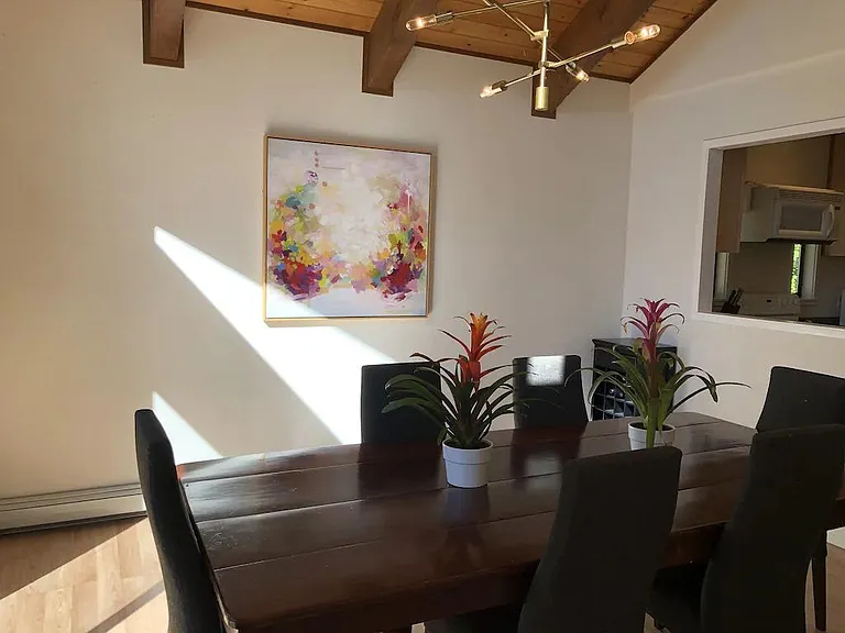 Dining room from the front.