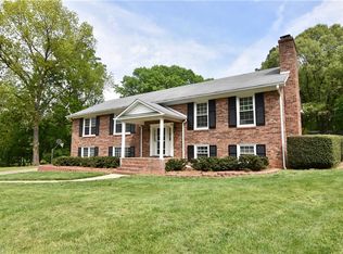 105 Waddington Rd, Clemmons, NC 27012