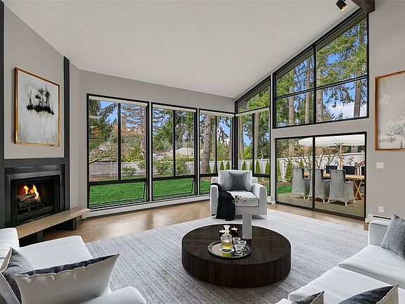 3rd image of 3039 Hunts Point Cir