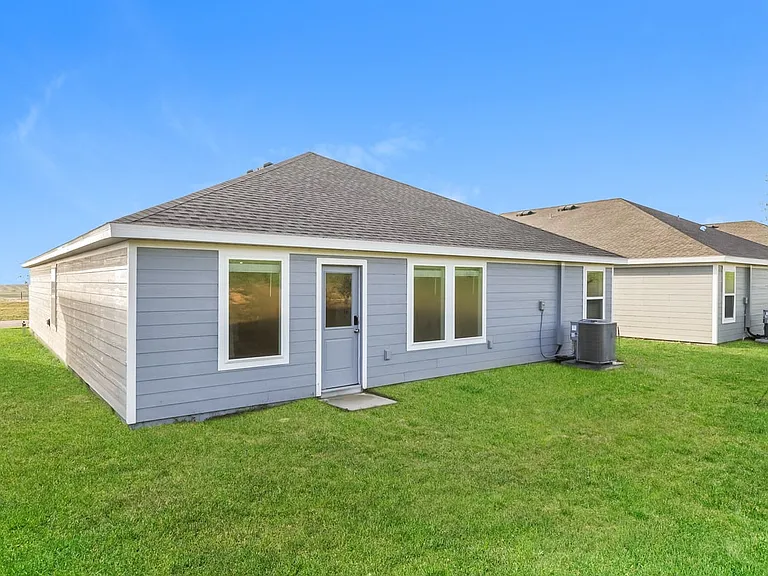 447 Artemis St — Photo 16