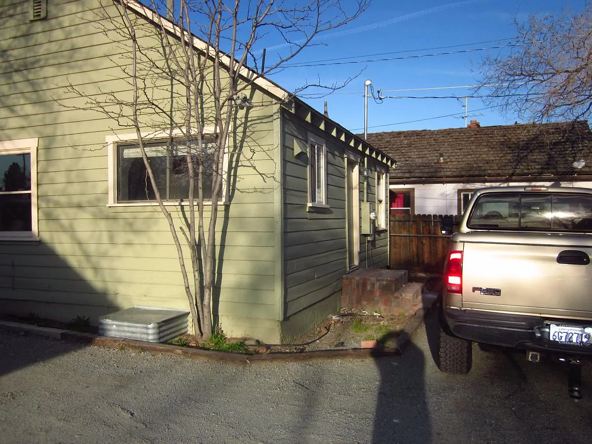 Back of house - 420 Vassar St #1