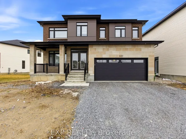 137 Shelleright St, Ottawa, ON K2M 0C8