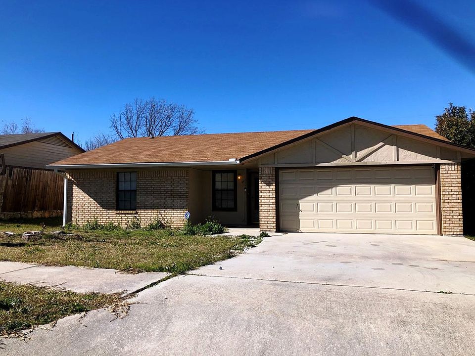 1st image of 239 Bridle Dr