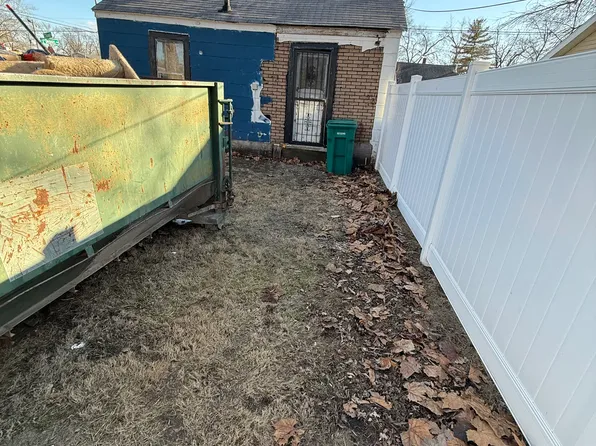 1700 W Grand Ave, Decatur, IL 62522