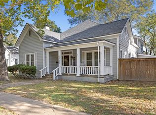 1007 S Magnolia St, Hearne, TX 77859