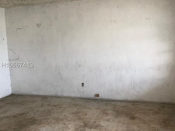 3rd image of 17590 NW 52nd Ave