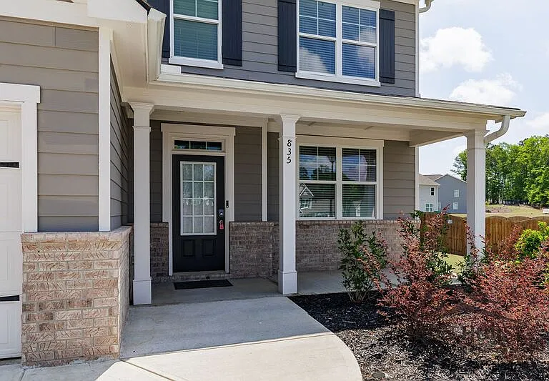 835 Baker View Ln — Photo 3