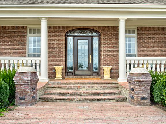 3rd image of 329 Old Stone Dr