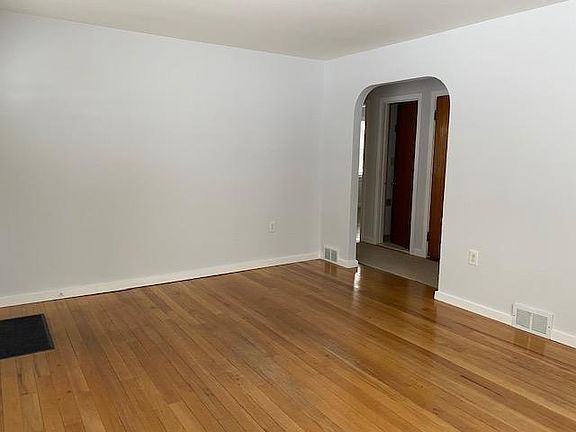 5th image of 8 Martin Ave