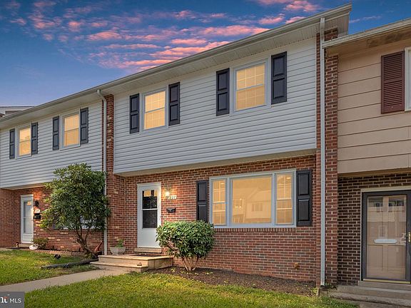 3rd image of 227 Overlook Ct