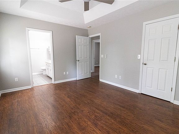 5th image of 476 Lee Road 520