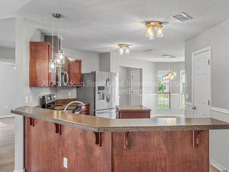 203 Citadel Ln — Photo 9