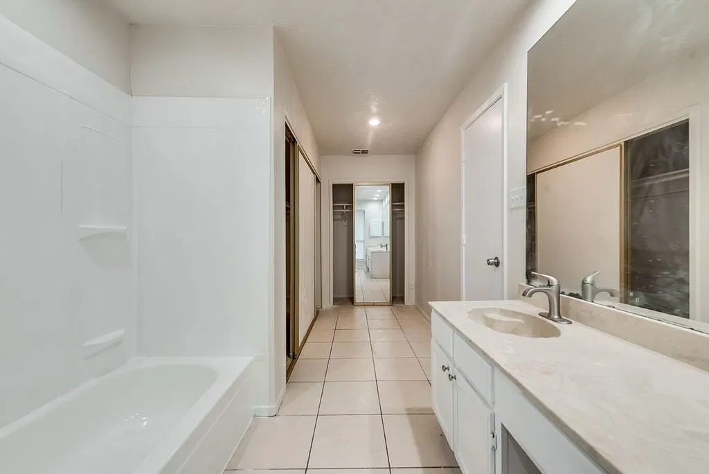 3006 Seaboard - 1 — Photo 4