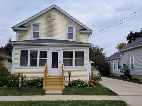 732 W 8th Ave, Oshkosh, WI 54902