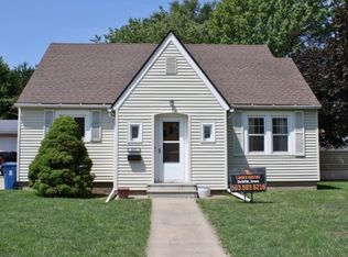623 11th Ave, De Witt, IA 52742
