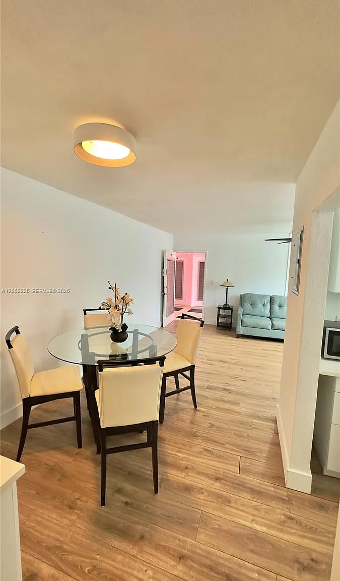 Beach Shore Apts Co-Op — Photo 3