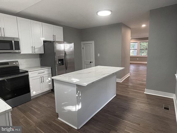 4th image of 416 Walcott Rd