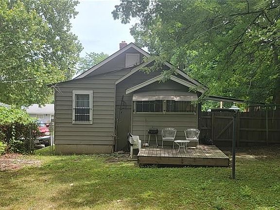 5th image of 3834 Myrtle Ave