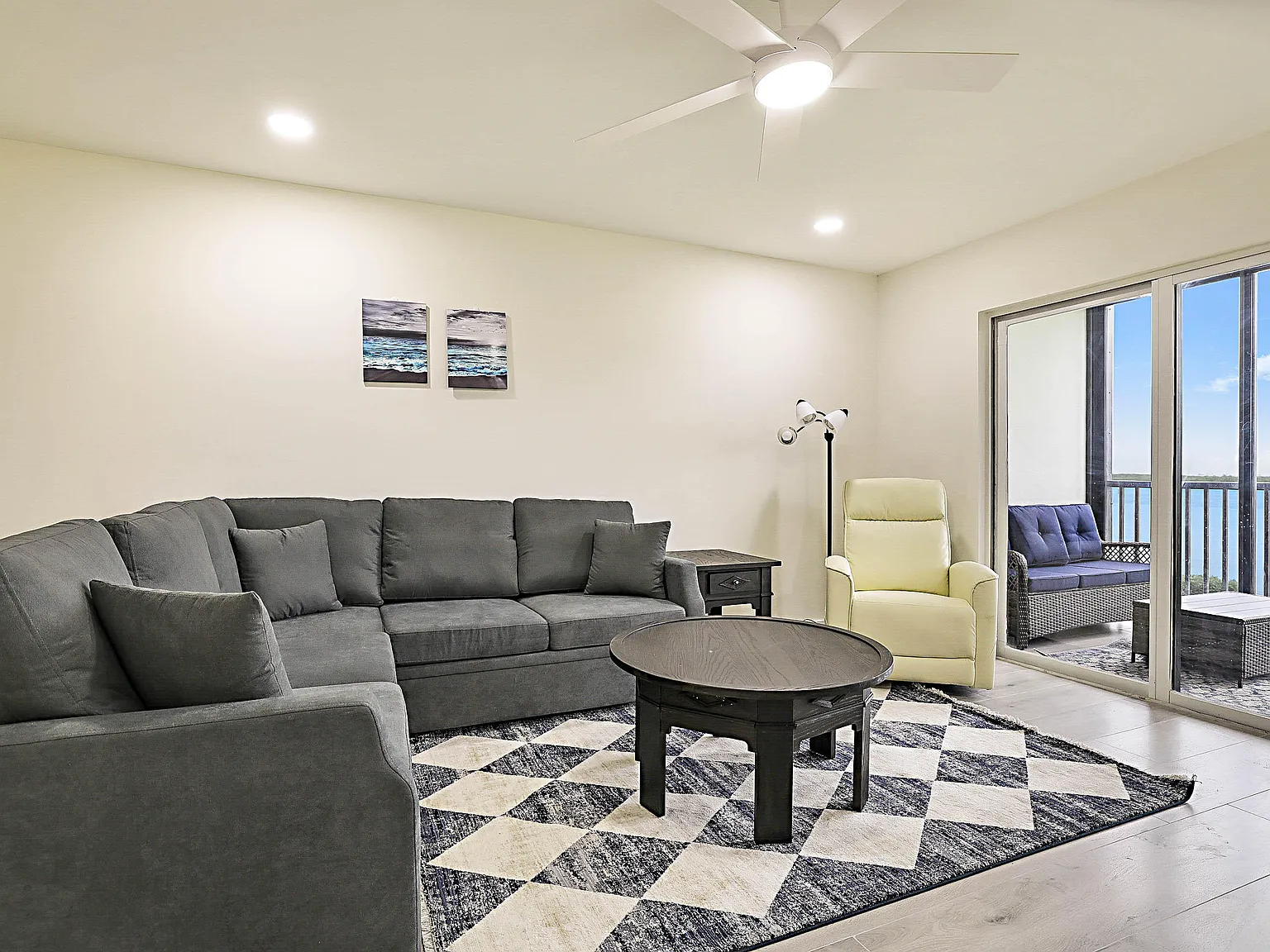 2 bed, 2.0 bath, 1182 sqft, $6,000 — Photo 3