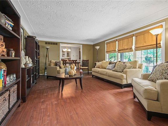 2nd image of 501 Stoneybrook Ln